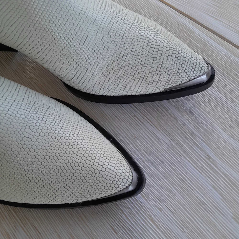 Calvin Klein Jeans Narice Ivory Pointed Toe Ankle Boots Block Heel Size 6